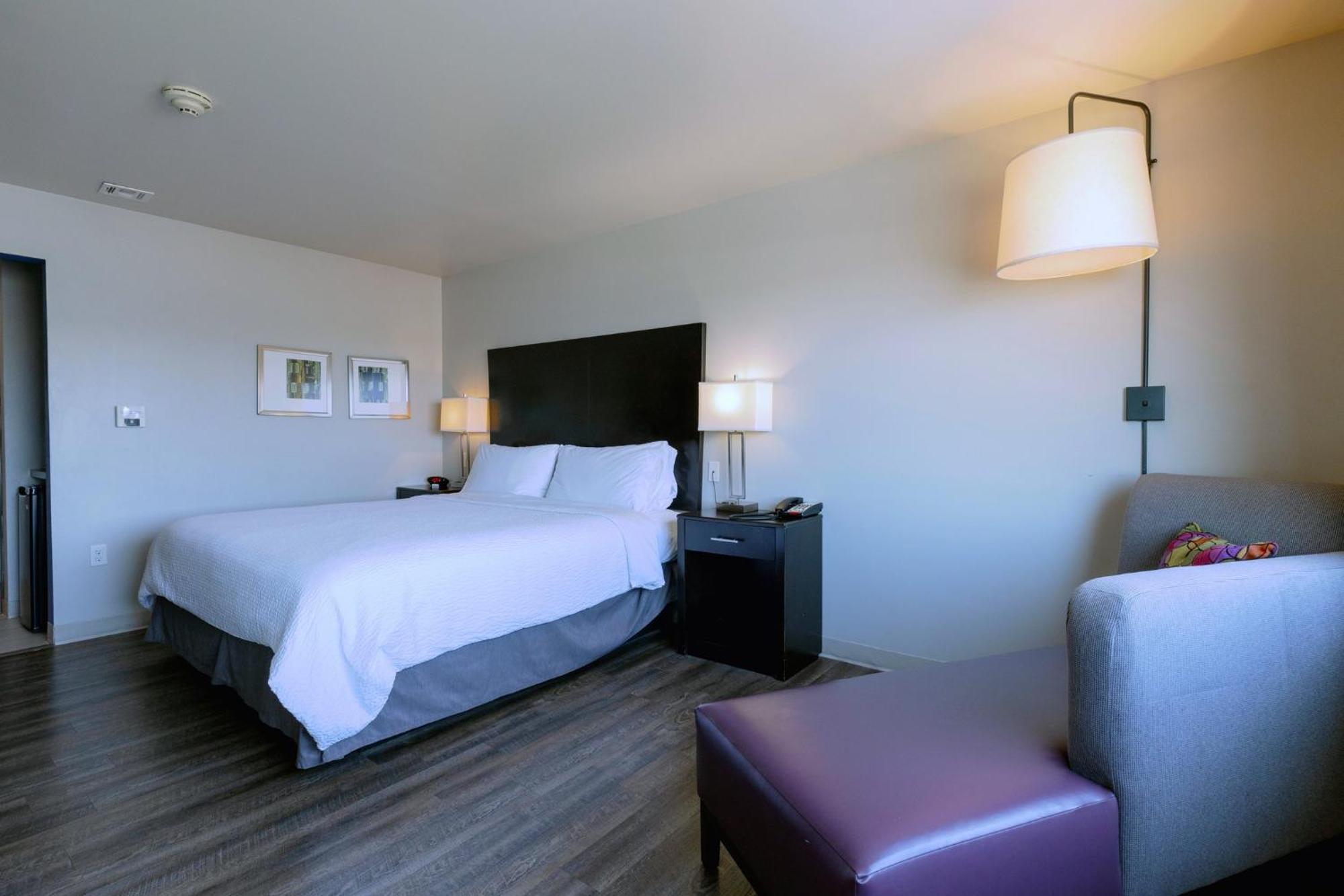 Holiday Inn Express And Suites Tahlequah By Ihg Exteriör bild